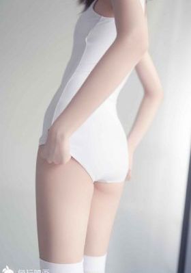 女初中生